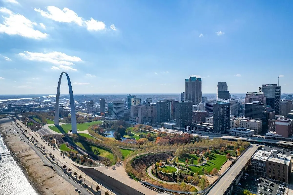 Daydreamer'S Delight! River View - Walk To Arch Saint Louis Apartment